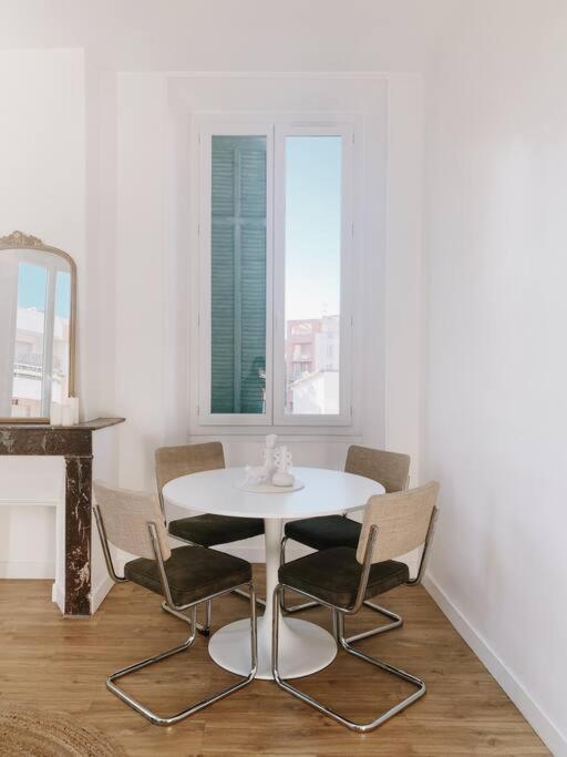 Climatise Avec Parking Prive Dans Le Centre Cannes